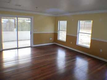 4th image of 759 Mentmore Cir