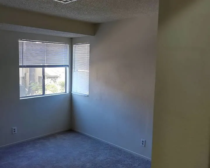 5049 Spencer St #D — Photo 31