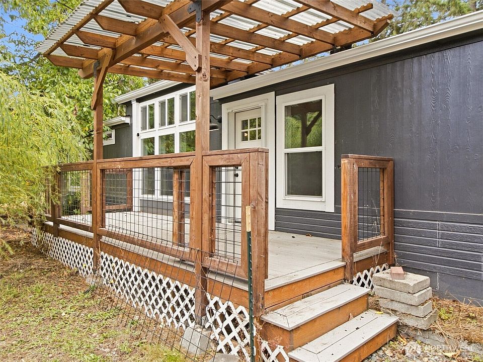 1st image of 4416 249th Street E
