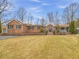 30 Glendale Ave, Uxbridge, MA 01569