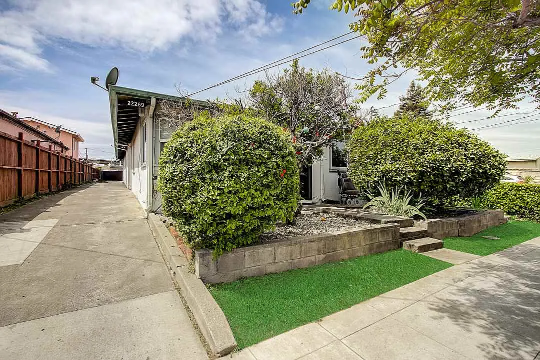 22267 Peralta St photo 1