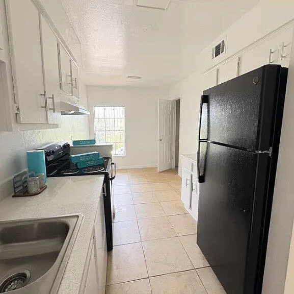 Inglewood Village Apartments — Photo 57