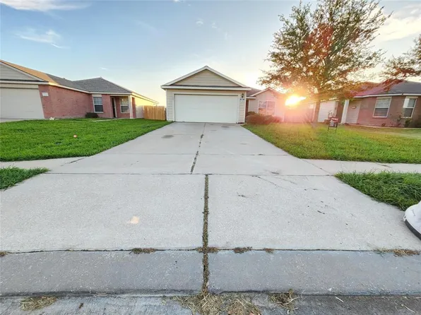 7122 Orange Tree Ln, Richmond, TX 77469