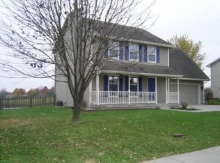 609 E 10th St, Kearney, MO 64060
