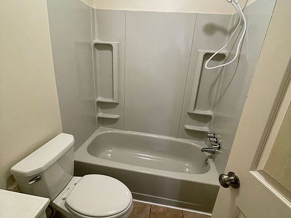 2nd image of 1103 Lindley Ave APT 1