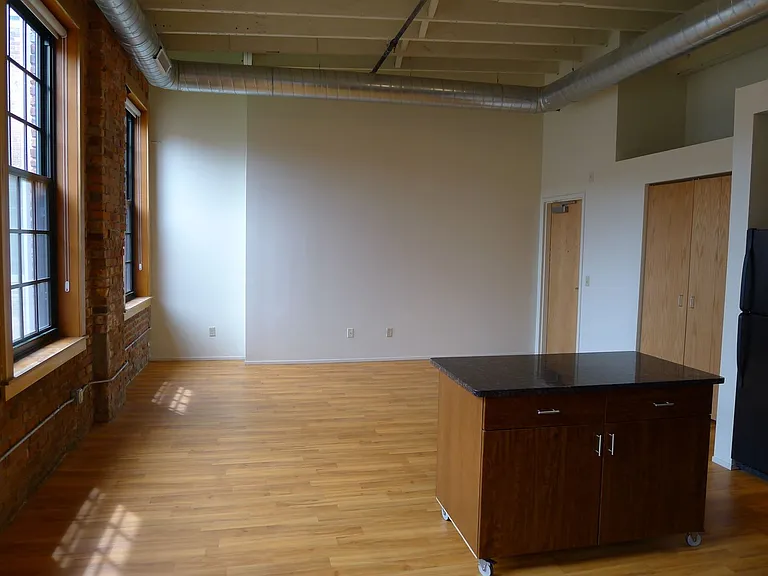 The Lofts at New Amsterdam — Photo 34