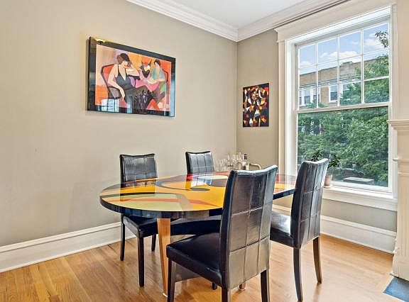 4th image of 535 W Belmont Ave #B