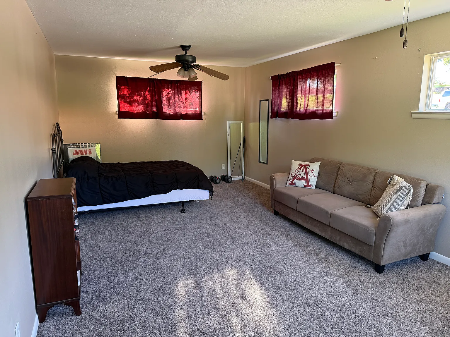 4 bed, 1698 sqft, $2,380 — Photo 3