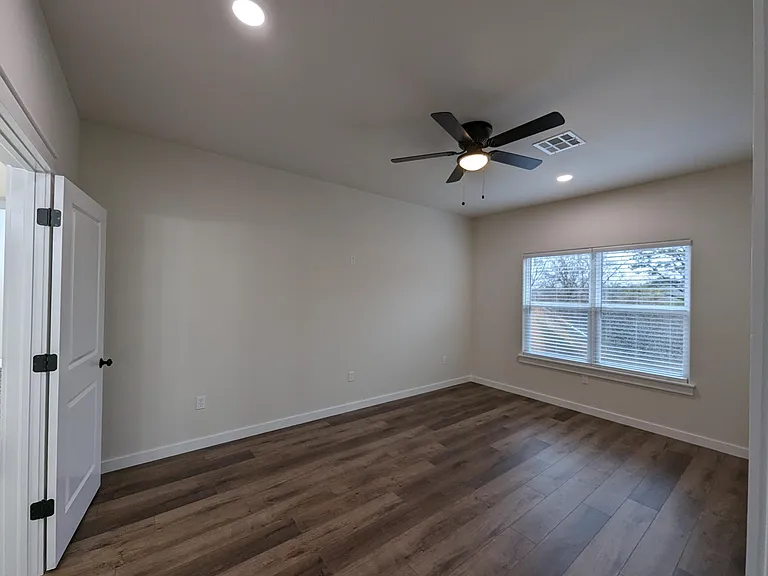 819 E Finley Ridge Dr — Photo 9