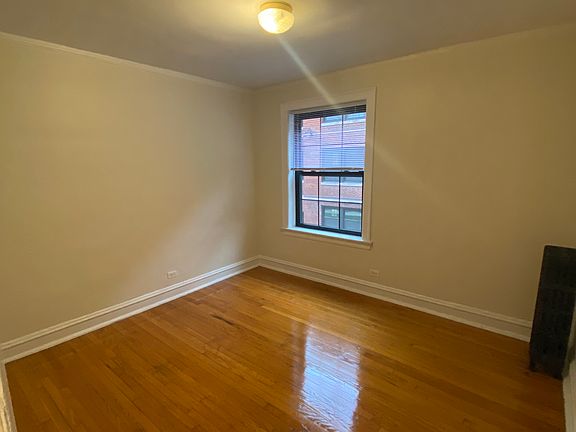 5th image of 1700-1710 W Albion Ave #1C