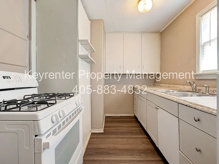 SW 27th St Complex — Photo 38
