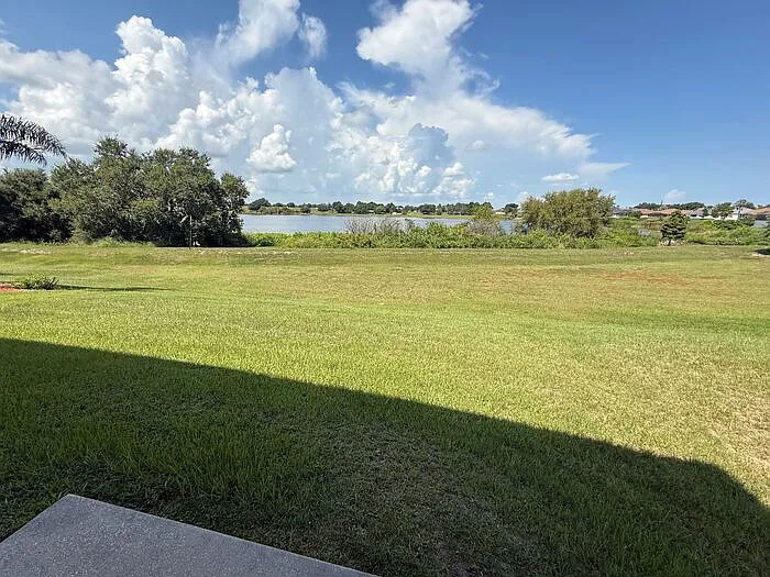5 bed, 3.0 bath, 2419 sqft, $2,550 — Photo 4