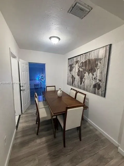 N Miami Estates — Photo 3