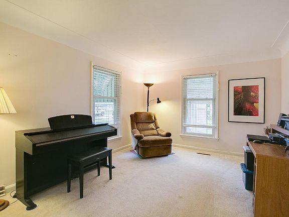 5th image of 6236 Garfield Ave