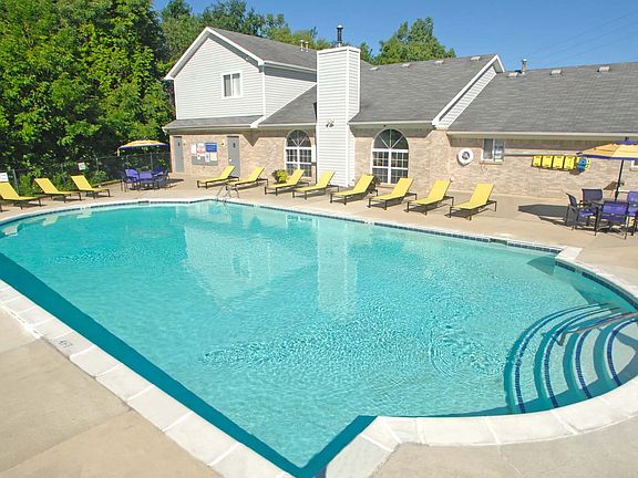 Swimming Pool and Sun Deck