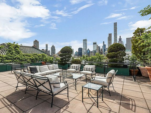 3rd image of 15 E 69th St Unit Penthouse