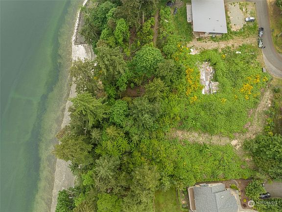 3rd image of 4308 Totem Place NE