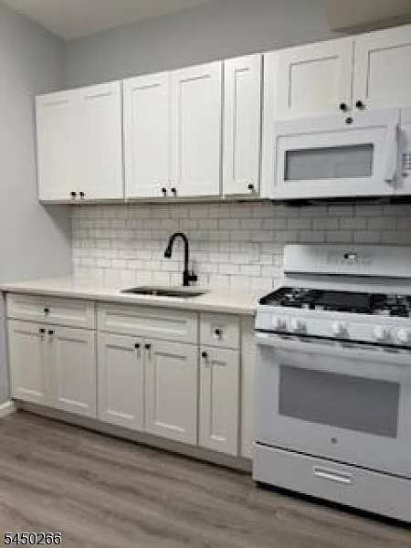 1 bed, 1.0 bath, $1,800 — Photo 3