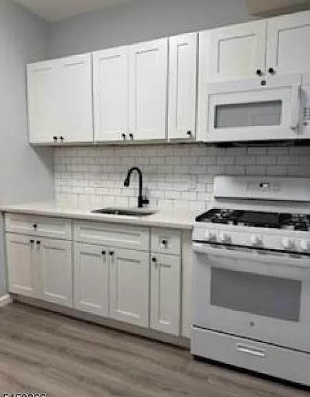 118 W 2nd Ave #17 — Photo 3