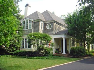 523 E Scranton Ave, Lake Bluff, IL 60044