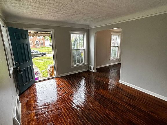 3rd image of 17519 Throckley Ave