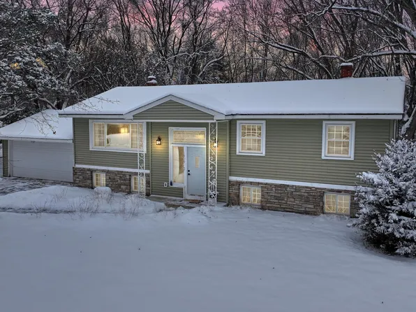 1939 Lakeaires Blvd, White Bear Lake, MN 55110