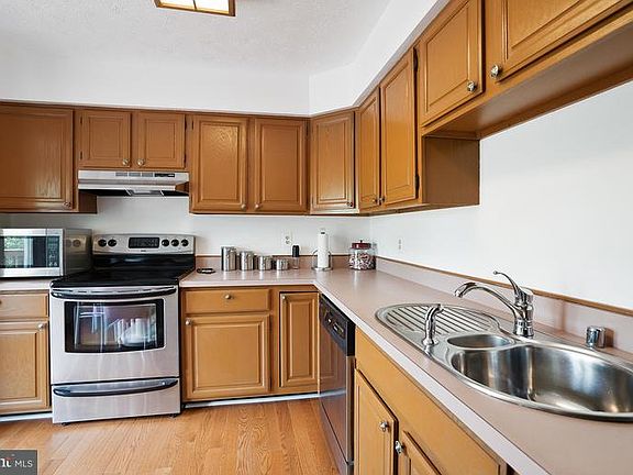 5th image of 14532 Mayfair Dr