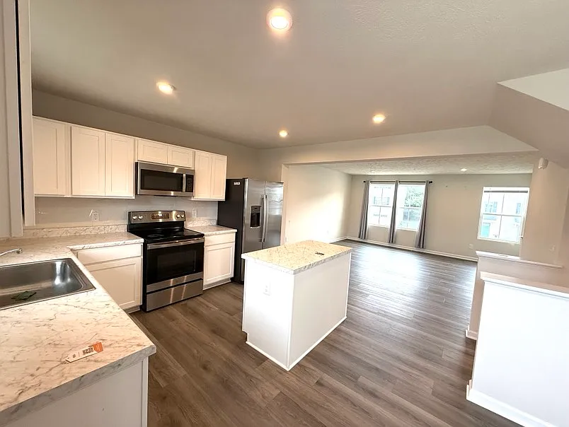 3 bed, 2.5 bath, 1539 sqft, $1,950 — Photo 4