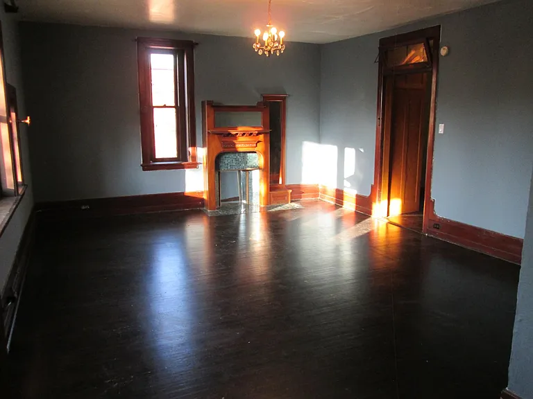 1460 N High St #4 — Photo 6