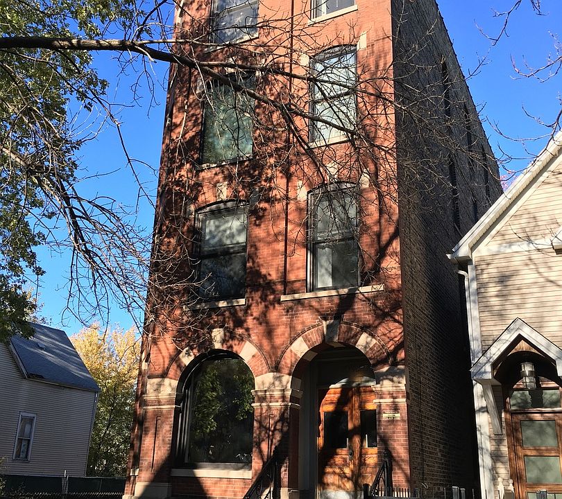 1st image of 1845 N Wilmot Ave APT 3