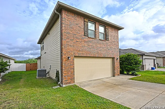 138 Buttercup Bnd — Photo 27