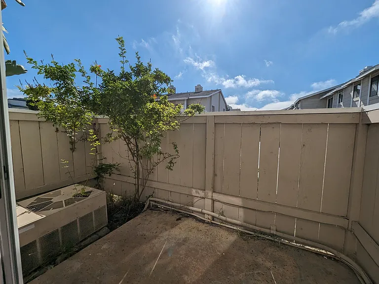 4058 Mahaila Ave #F — Photo 48