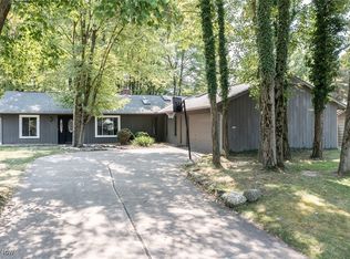 17179 Woodleaf Rd, Strongsville, OH 44136