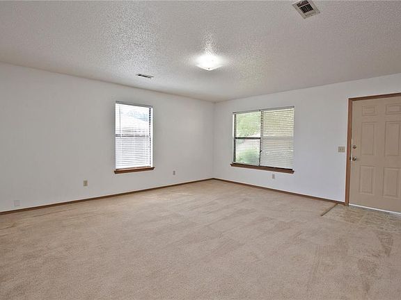 4th image of 5905 Sara St #B