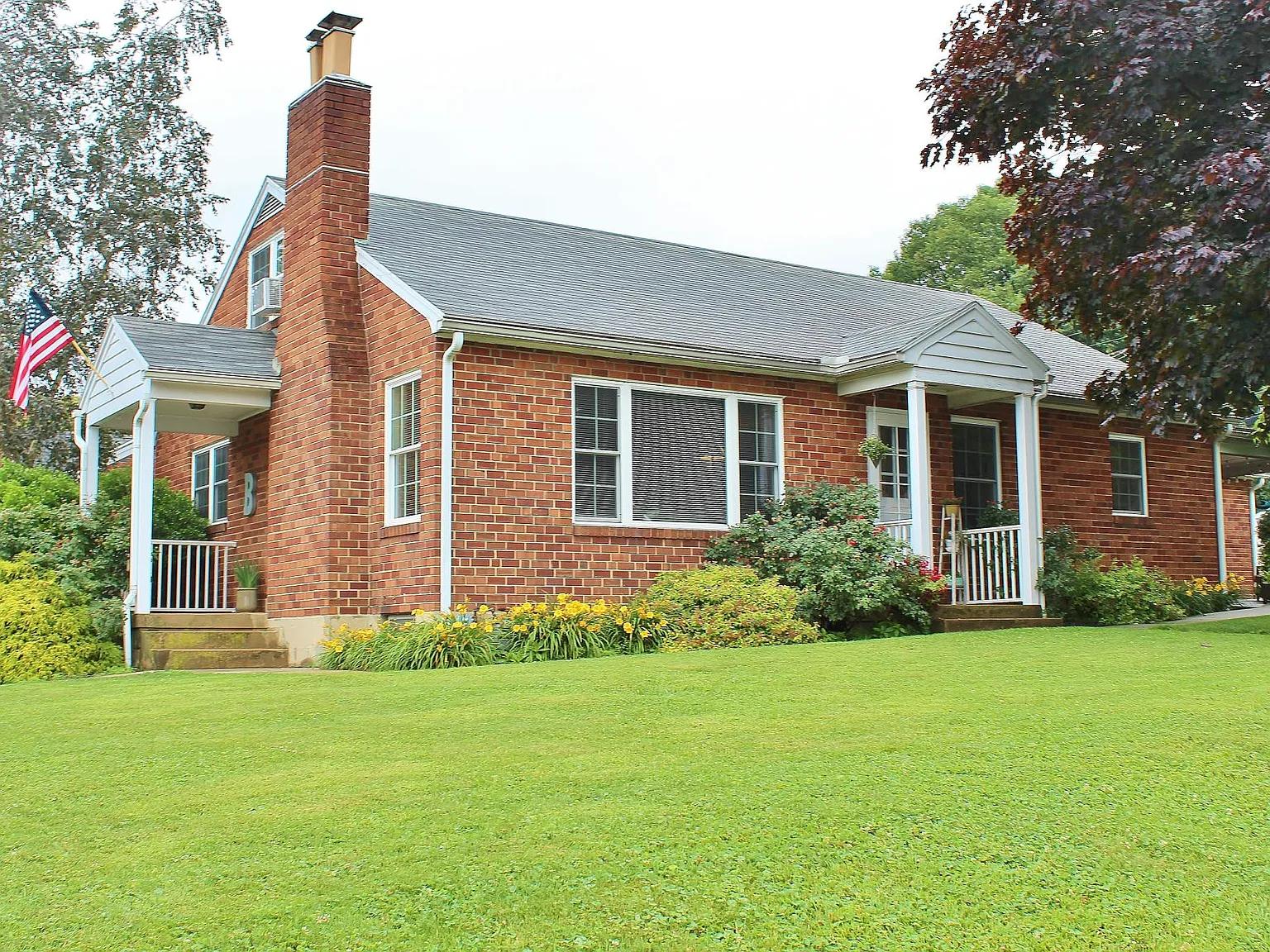 3 bed, 1.5 bath, 1493 sqft, $2,195 — Photo 4