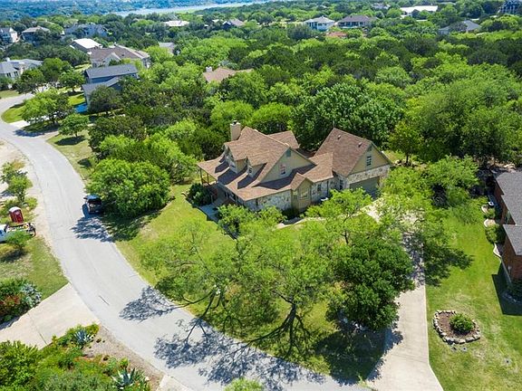 5th image of 209 Cove Creek Dr
