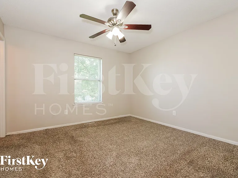 804 Covey Dr — Photo 9