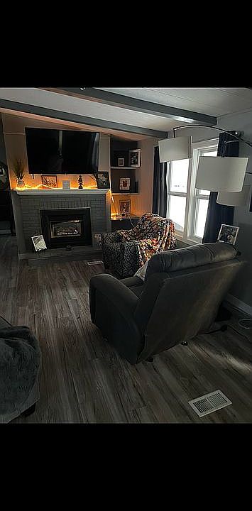 livingroom/ gasfireplace