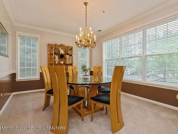 5th image of 367 Saint Andrews Pl