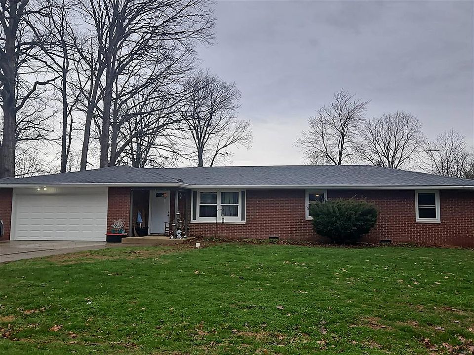 1st image of 208 Cottonwood Dr
