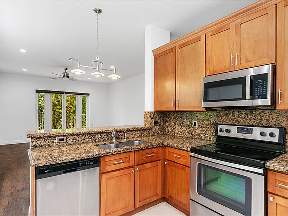 5th image of 950 Bluewood Terrace