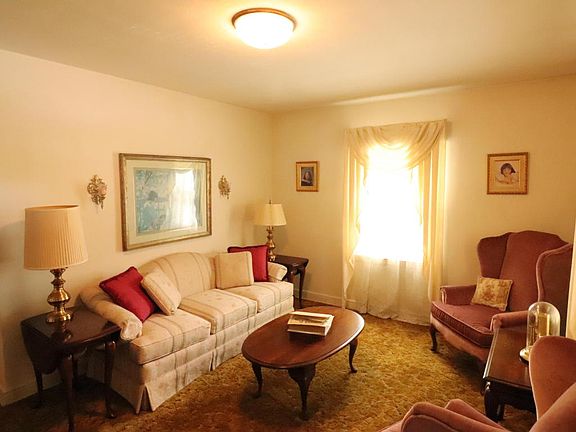 2nd image of 506 Parkdale Dr