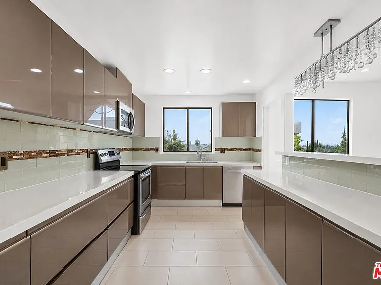 2175 S Beverly Glen Blvd #406 — Photo 6