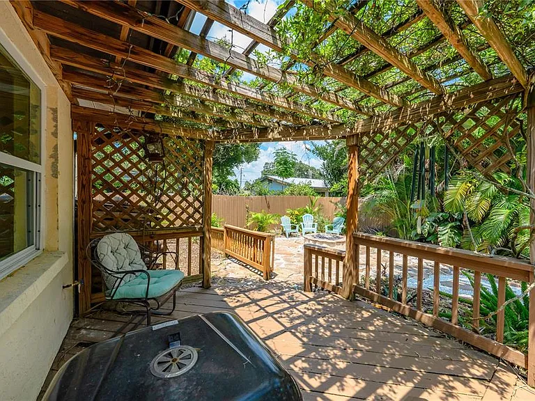 3709 Alden Way — Photo 35