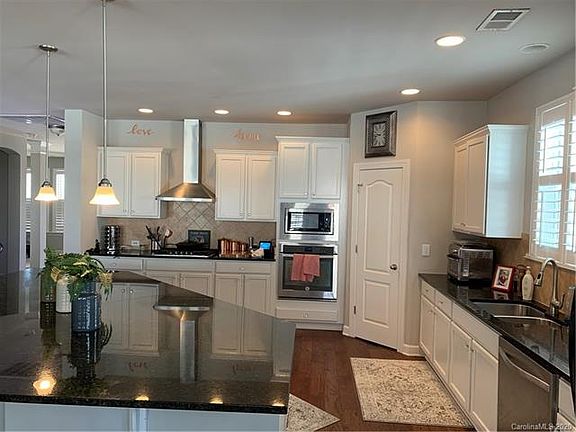 5th image of 7417 Mercedes Way