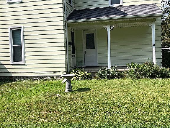 3rd image of 253 Forest St