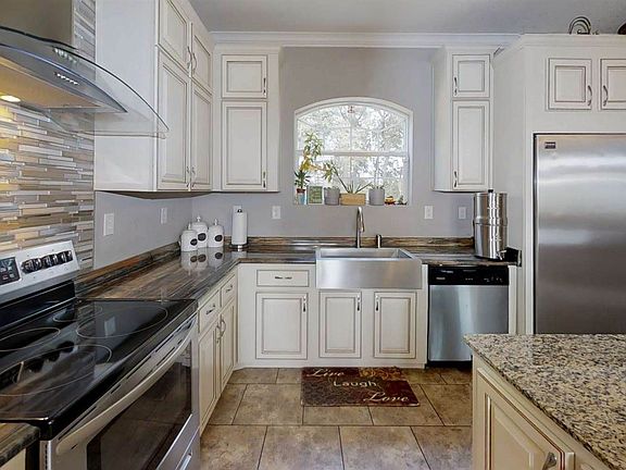 5th image of 502 SW January Dr
