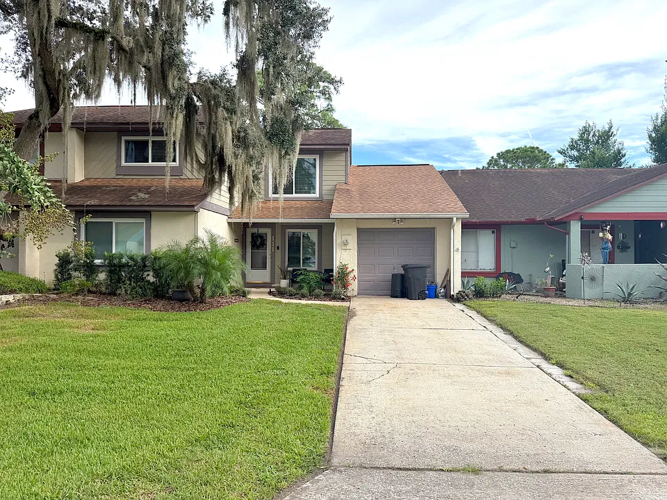 111 Clear Lake Cir