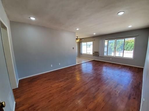 2nd image of 7558 Romaine St APT 12