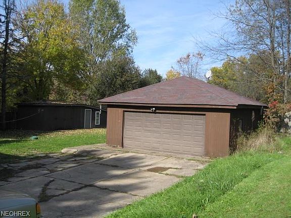 4th image of 1605 Gregory Dr